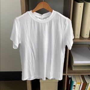 Lululemon white T-shirt